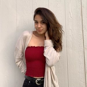 Meet your Posher, Mireya